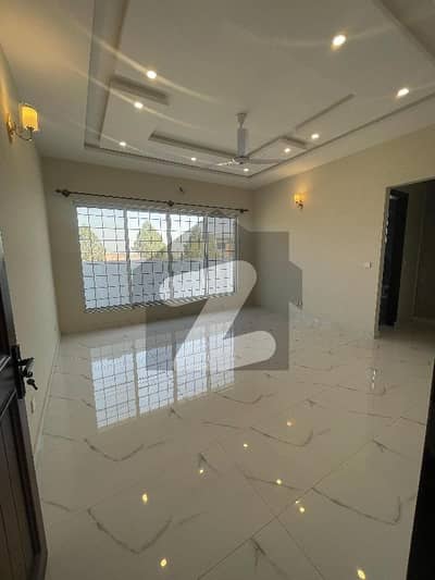 1 Kanal Full House Available For Rent