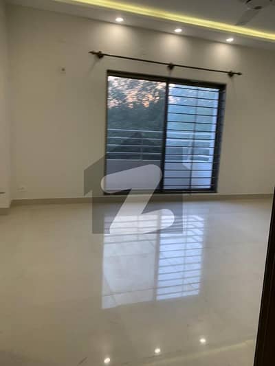3 Bed Flat For Rent In Askari 13