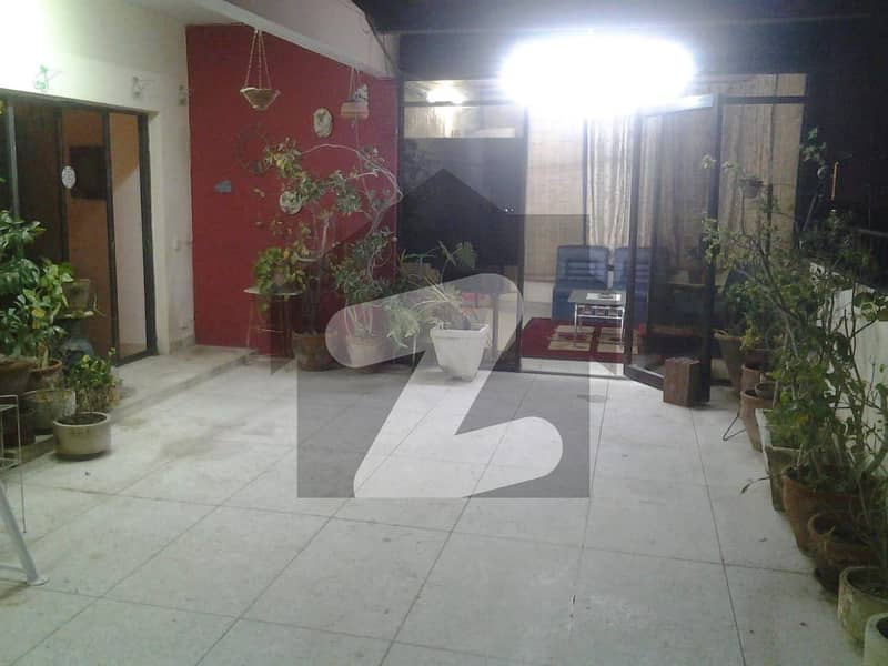 3 BED DD PAINTHOUSE AVAILABLE ON RENT FULLY FURNISHED ON MONTHLY BASIS WITH ALL BASIC NECESSITIES 3 BED DD PAINTHOUSE AVAILABLE ON RENT FULLY FURNISHED ON MONTHLY BASIS WITH ALL BASIC NECESSITIES
