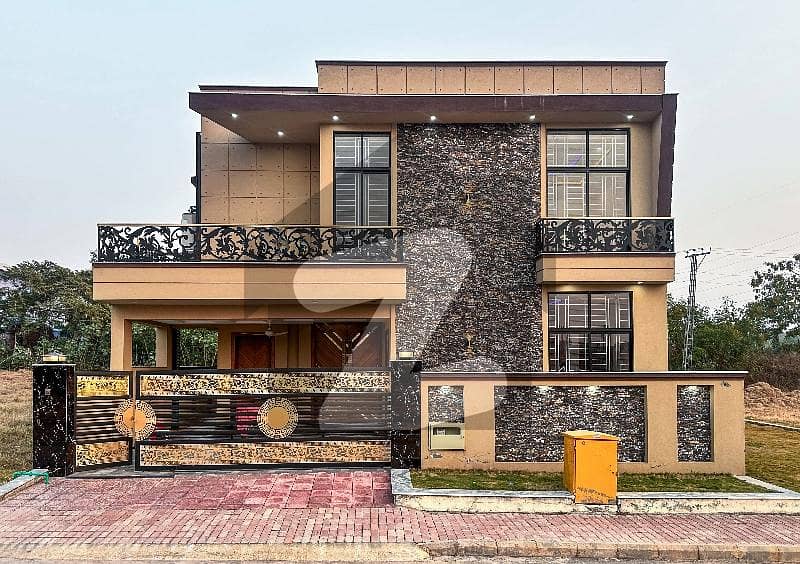 Designer House With Huge Lawn Designer House With Huge Lawn