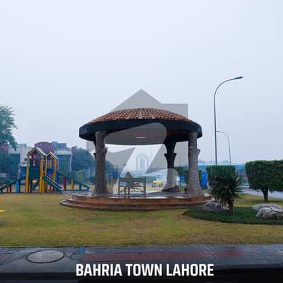 10 Marla Plot In QUAID BLOCK facing park