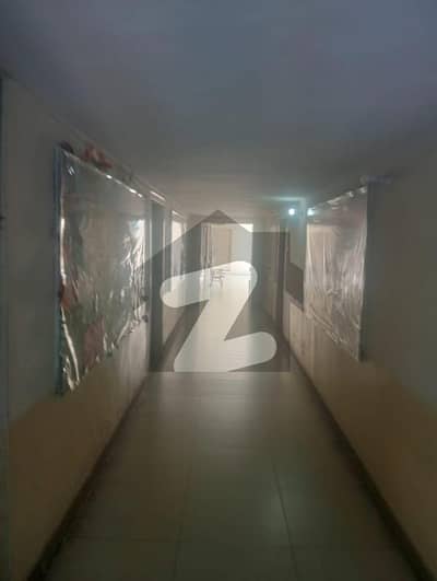 جیل روڈ فیصل آباد میں 11 کمروں کا 1 کنال عمارت 5.0 لاکھ میں کرایہ پر دستیاب ہے۔