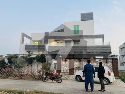 ایل ڈی اے ایوینیو ۔ بلاک اے ایل ڈی اے ایوینیو,لاہور میں 8 کمروں کا 1 کنال مکان 4.3 کروڑ میں برائے فروخت۔ ایل ڈی اے ایوینیو ۔ بلاک اے ایل ڈی اے ایوینیو,لاہور میں 8 کمروں کا 1 کنال مکان 4.3 کروڑ میں برائے فروخت۔