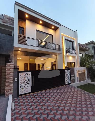 House For Sale DHA PHASE 1 Beautiful Location