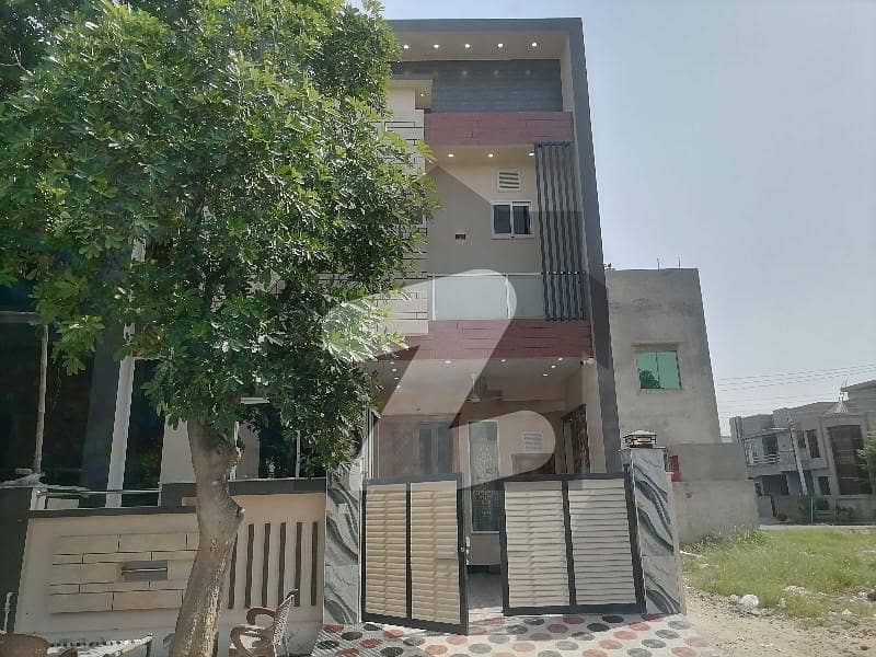 Get This Amazing 5 Marla House Available In Wapda City - Block L. Get This Amazing 5 Marla House Available In Wapda City - Block L.