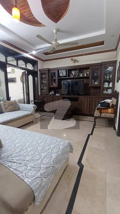 جی ۔ 13 اسلام آباد میں 5 کمروں کا 8 مرلہ مکان 5.85 کروڑ میں برائے فروخت۔