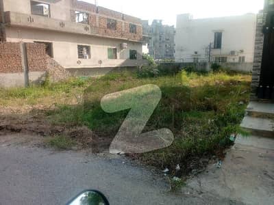 پاکستان ٹاؤن ۔ فیز 2 پاکستان ٹاؤن,اسلام آباد میں 1 کنال رہائشی پلاٹ 2.0 کروڑ میں برائے فروخت۔