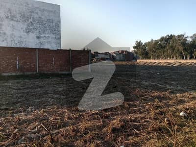 ڈیفینس روڈ لاہور میں 100 کنال صنعتی زمین 13.0 ارب میں برائے فروخت۔
