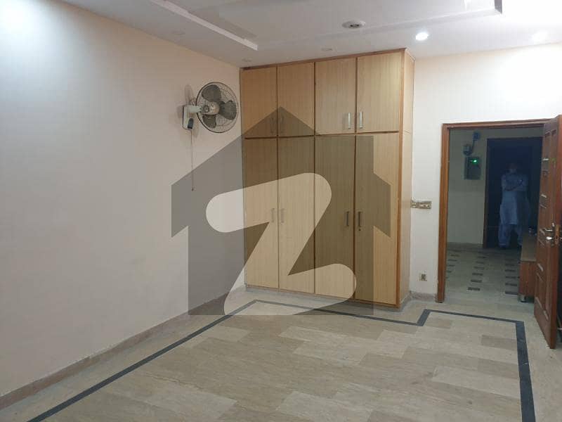 Spacious 10 Marla Flat For Rent In Lahore