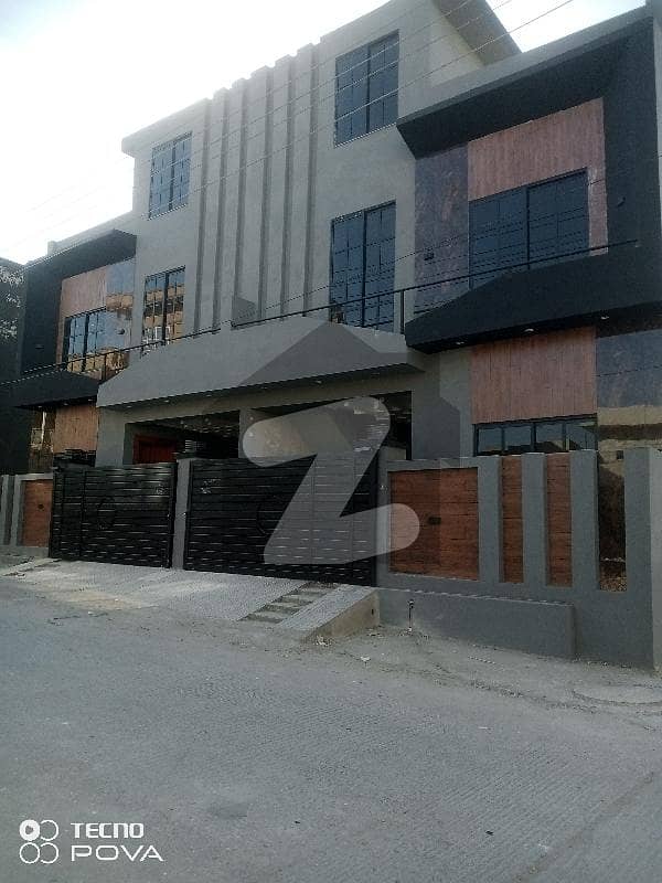 ڈیفنس روڈ راولپنڈی میں 4 کمروں کا 5 مرلہ مکان 1.88 کروڑ میں برائے فروخت۔