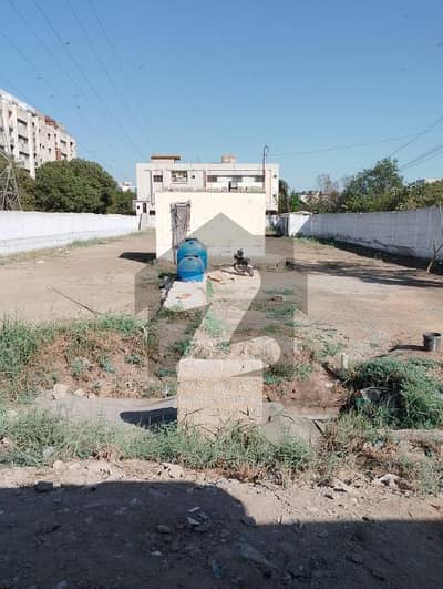 2442 Yards Commercial Plot On Main Road Clifton