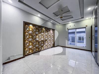 10 Marla Furnish House Available For Sale