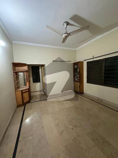AHMED ASSOCIATES OFFERS 5 MARLA UPPER PORTION FOR RENT IN PCSiR PHASE 2 NEAR TO SHUKAT KHANUM HOSPITAL LAHORE.