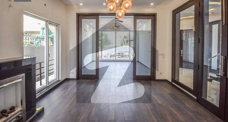 ڈیفینس رایا ڈی ایچ اے ڈیفینس,لاہور میں 5 کمروں کا 1 کنال مکان 16.0 کروڑ میں برائے فروخت۔ ڈیفینس رایا ڈی ایچ اے ڈیفینس,لاہور میں 5 کمروں کا 1 کنال مکان 16.0 کروڑ میں برائے فروخت۔