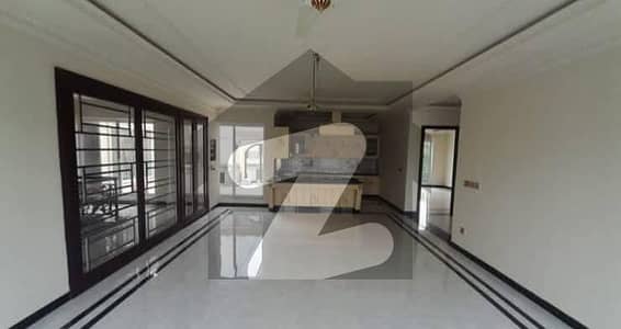 Kanal brand new 3bed upper portion in wapda town