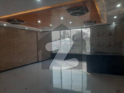 جی ۔ 10 اسلام آباد میں 2 مرلہ دفتر 1.4 کروڑ میں برائے فروخت۔