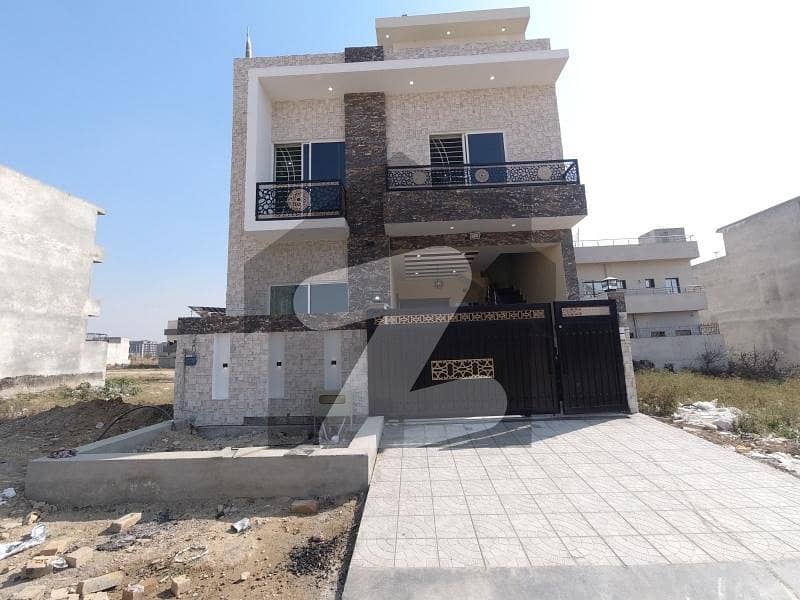 Triple Storey Brand New House With Basement