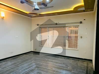 حیات آباد فیز 7 - ای7 حیات آباد فیز 7,حیات آباد,پشاور میں 9 کمروں کا 10 مرلہ مکان 7.0 کروڑ میں برائے فروخت۔ حیات آباد فیز 7 - ای7 حیات آباد فیز 7,حیات آباد,پشاور میں 9 کمروں کا 10 مرلہ مکان 7.0 کروڑ میں برائے فروخت۔
