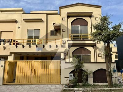 بحریہ ٹاؤن فیز 8 ۔ ابو بکر بلاک بحریہ ٹاؤن فیز 8 ۔ سفاری ویلی,بحریہ ٹاؤن فیز 8,بحریہ ٹاؤن راولپنڈی,راولپنڈی میں 5 کمروں کا 4 مرلہ مکان 2.2 کروڑ میں برائے فروخت۔ بحریہ ٹاؤن فیز 8 ۔ ابو بکر بلاک بحریہ ٹاؤن فیز 8 ۔ سفاری ویلی,بحریہ ٹاؤن فیز 8,بحریہ ٹاؤن راولپنڈی,راولپنڈی میں 5 کمروں کا 4 مرلہ مکان 2.2 کروڑ میں برائے فروخت۔