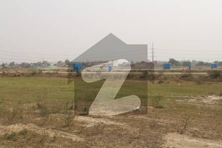 1 KANAL POSSESSION PLOT Q 818 CLOSE TO PARK