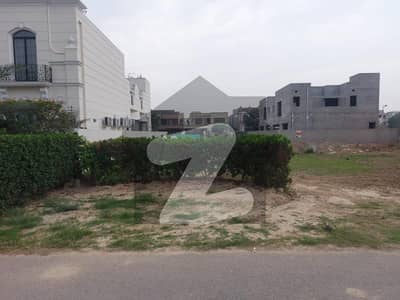 DHA PHASE 6 BLOCK C PLOT NO 830 FOR SALE ON 120' ROAD NO DB NO POLE DIRECT WITH OWNER