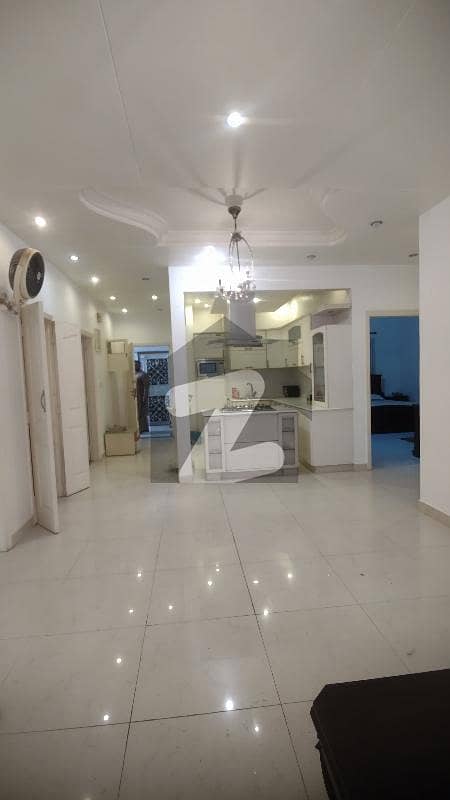 کلفٹن ۔ بلاک 5 کلفٹن,کراچی میں 9 مرلہ فلیٹ 4.75 کروڑ میں برائے فروخت۔ کلفٹن ۔ بلاک 5 کلفٹن,کراچی میں 9 مرلہ فلیٹ 4.75 کروڑ میں برائے فروخت۔