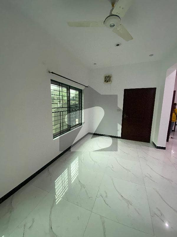 8 MARLA LOWER PORTION FOR RENT 8 MARLA LOWER PORTION FOR RENT