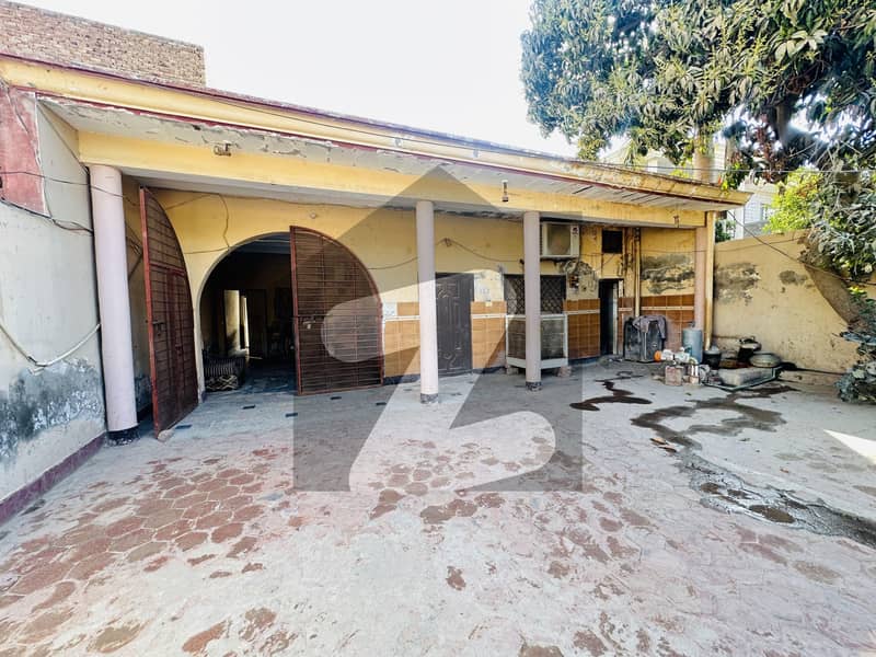 گلیکسی ٹاؤن ملتان میں 3 کمروں کا 11 مرلہ مکان 2.0 کروڑ میں برائے فروخت۔ گلیکسی ٹاؤن ملتان میں 3 کمروں کا 11 مرلہ مکان 2.0 کروڑ میں برائے فروخت۔
