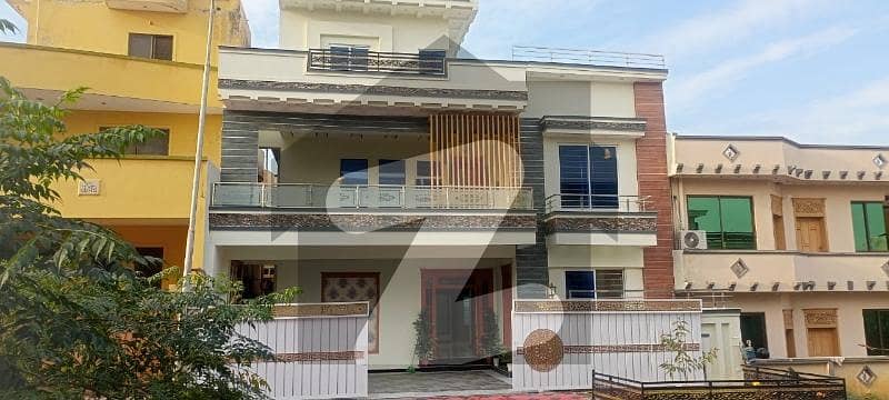 3200 Square Feet House Available In G-13 For sale