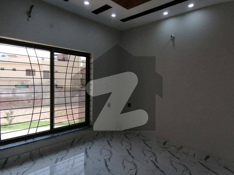 House Of 10 Marla In LDA Avenue Is Available