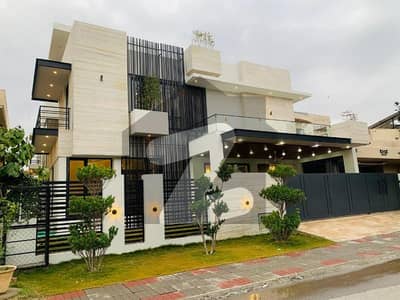 1 Kanal Elegant & Modern Design House For Sale In DHA 2