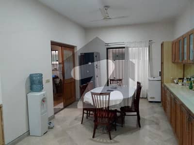 1 Kanal Used House Back Of Main Road Very Attractive Location In DHA Phase 5 Lahore