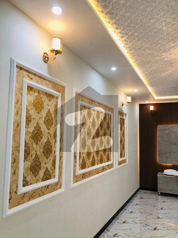 TRIPLE STOREY HOUSE With SUI GAS FACILITY Of 6 Bedroom 6 Washroom 3 Kitchen, 2 TV Lounge, Big Car Garage TRIPLE STOREY HOUSE With SUI GAS FACILITY Of 6 Bedroom 6 Washroom 3 Kitchen, 2 TV Lounge, Big Car Garage