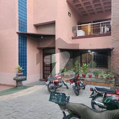 ڈی ایچ اے فیز 7 ڈی ایچ اے ڈیفینس,کراچی میں 3 کمروں کا 5 مرلہ مکان 4.2 کروڑ میں برائے فروخت۔