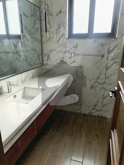 ایف ۔ 6 اسلام آباد میں 5 کمروں کا 1 کنال مکان 9.3 لاکھ میں کرایہ پر دستیاب ہے۔