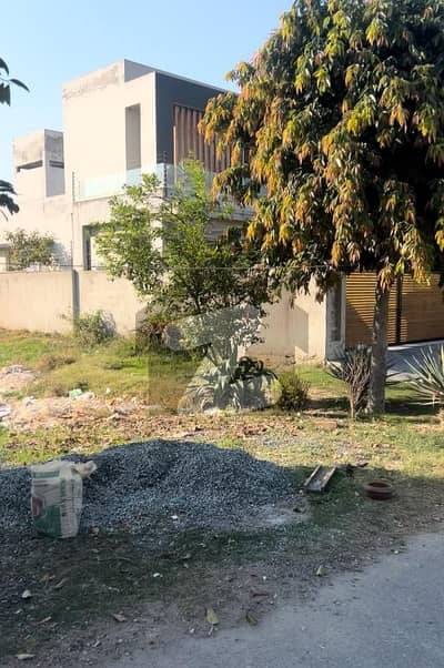 ڈی ایچ اے فیز 6 - بلاک ایل فیز 6,ڈیفنس (ڈی ایچ اے),لاہور میں 1 کنال رہائشی پلاٹ 5.0 کروڑ میں برائے فروخت۔