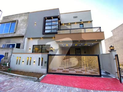 بحریہ ٹاؤن فیز 8 بحریہ ٹاؤن راولپنڈی,راولپنڈی میں 5 کمروں کا 7 مرلہ مکان 2.85 کروڑ میں برائے فروخت۔