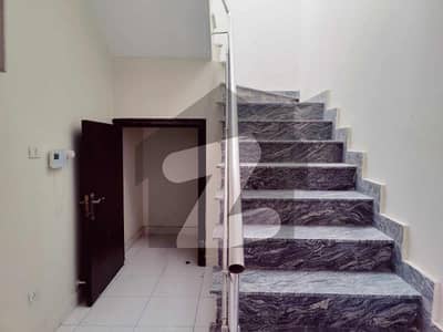 6.11 MARLA USED HOUSE FOR SALE IN SECTOR E BAHRIA TOWN LAHORE