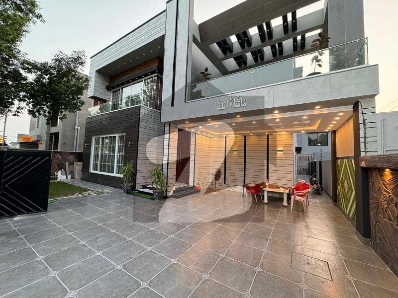 10 MARLA USED HOUSE FOR SALE 10 MARLA USED HOUSE FOR SALE