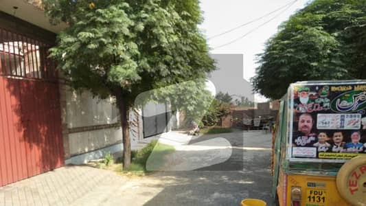 سرگودھا روڈ فیصل آباد میں 2 کمروں کا 5 مرلہ مکان 1.45 کروڑ میں برائے فروخت۔