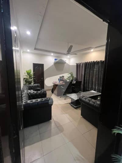 1 Kanal Upper Portion Available For Rent