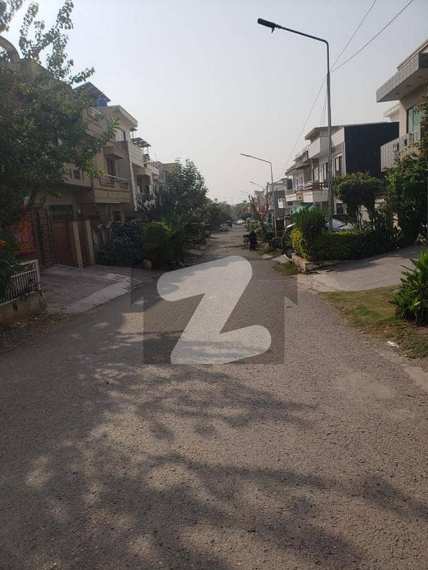 10 Marla Park Face Plot For Sale In G-13/3 Islamabad 10 Marla Park Face Plot For Sale In G-13/3 Islamabad