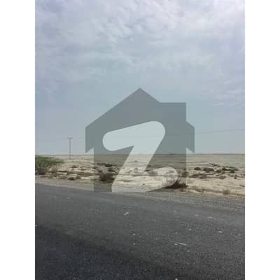 موضع چربنڈر گوادر میں 8 کنال صنعتی زمین 40.0 ہزار میں برائے فروخت۔