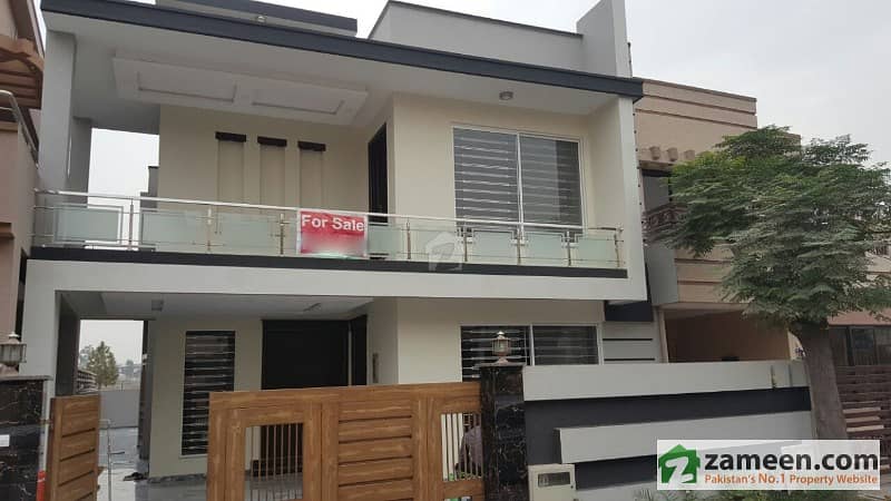 10 Marla New Full House For Rent In Bahria Town Phase 3