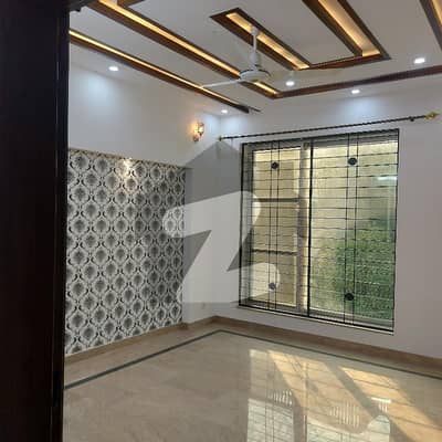 5 Marla Full Home Available 3 Bed Attached Washroom Double Kitchen