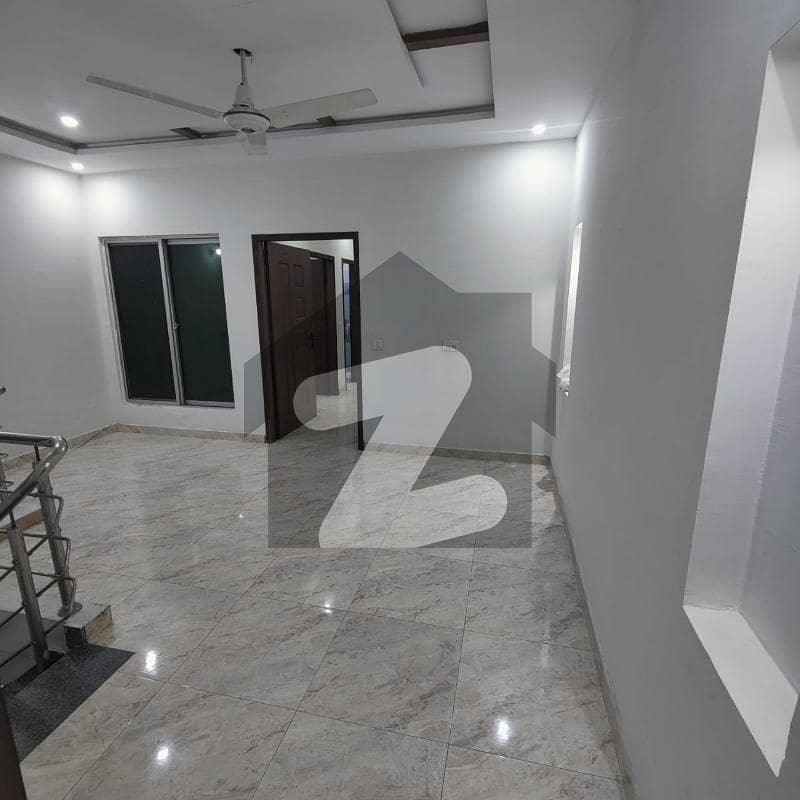 Best Location House Available For Rent