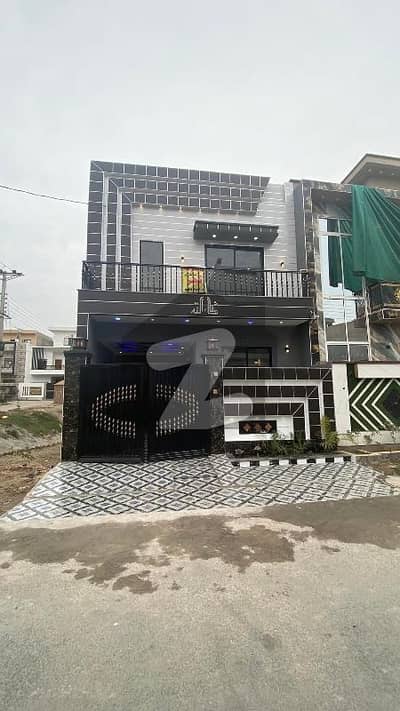 الرحمان گارڈن فیز 2 الرحمان گارڈن,لاہور میں 3 کمروں کا 4 مرلہ مکان 1.6 کروڑ میں برائے فروخت۔
