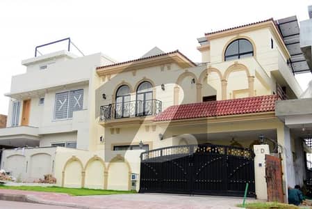 Luxurious 10 Marla Modern Home for Sale | 5 Bedrooms | 5 Bathrooms | Car Porch | Premium Design Luxurious 10 Marla Modern Home for Sale | 5 Bedrooms | 5 Bathrooms | Car Porch | Premium Design