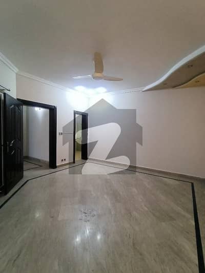 AHMED ASSOCIATES OFFERS 1 KANAL UPPER PORTION FOR RENT IN PCSiR PHASE 2 NEAR TO SHUKAT KHANUM HOSPITAL LAHORE.