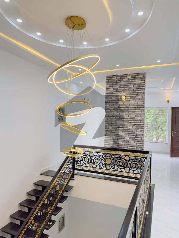 10 MARLA BRAND NEW LUXURY HOUSE FOR SALE 10 MARLA BRAND NEW LUXURY HOUSE FOR SALE